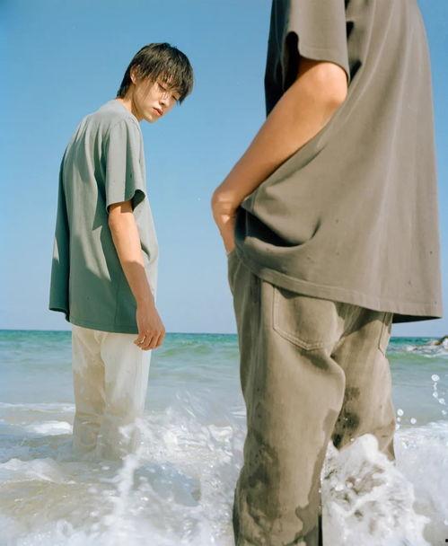 吃瓜蓝白色衣服,探寻吃瓜者的时尚态度