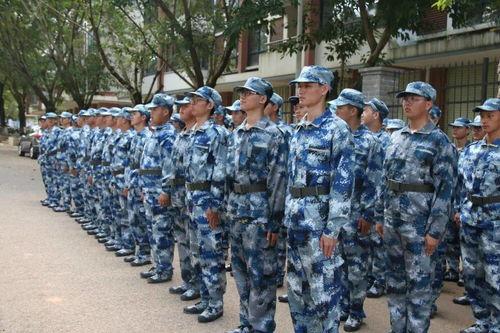 军训吃瓜完整,揭秘军营里的欢乐时光