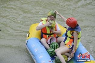 坐船出海吃瓜群众,坐船出海的悠闲时光