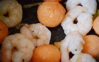 孕妇吃哈密瓜可以吃虾吗,孕期哈密瓜与虾的搭配指南