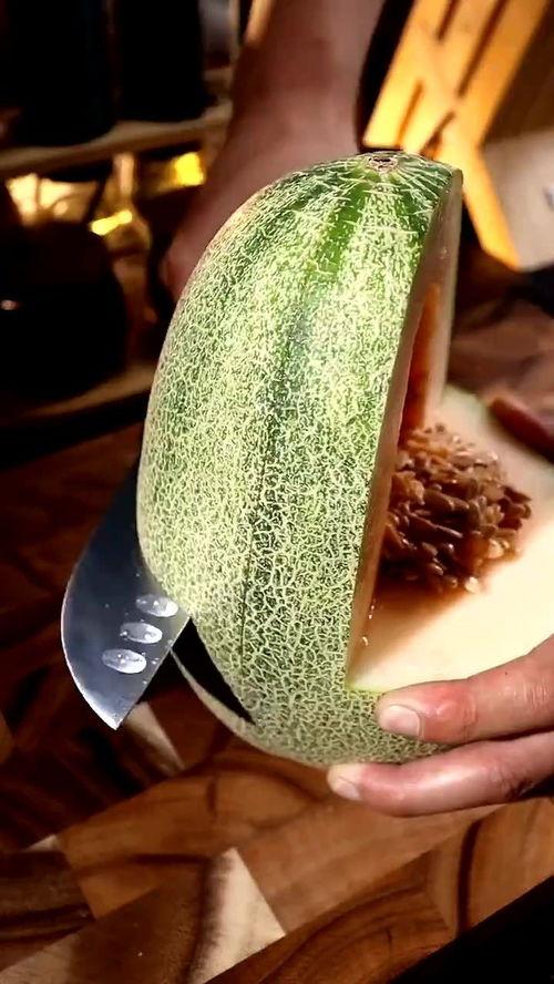 别人吃哈密瓜我吃哈密瓜,我与他人同品哈密瓜